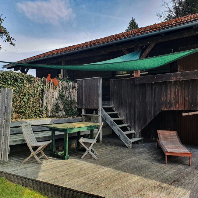 Gemütliche Terrasse des Ferienhauses Kollnbergmühle